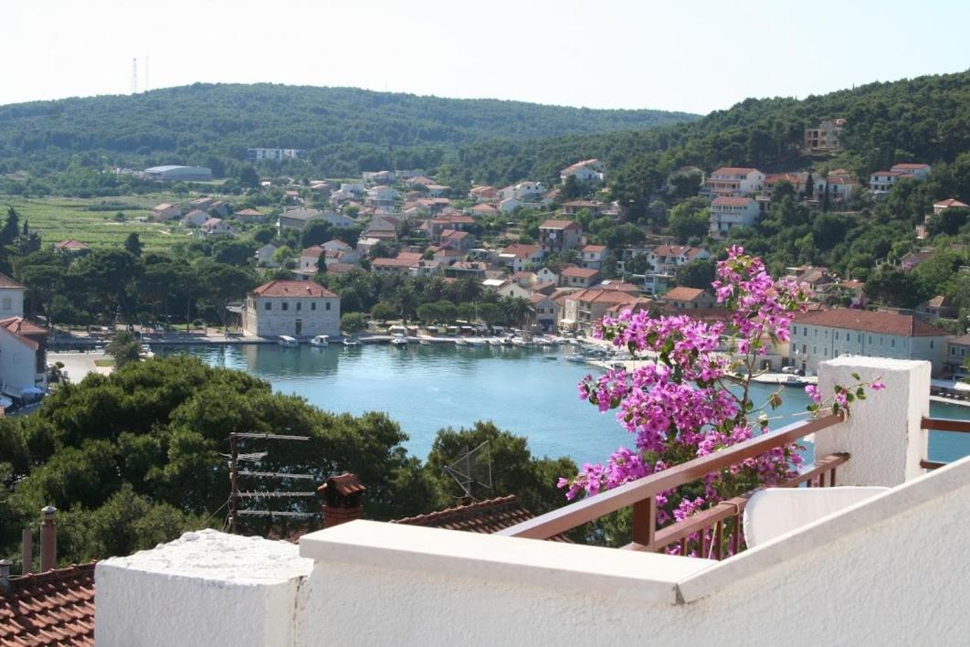 Apartmani Mladina Jelsa  Bagian luar foto