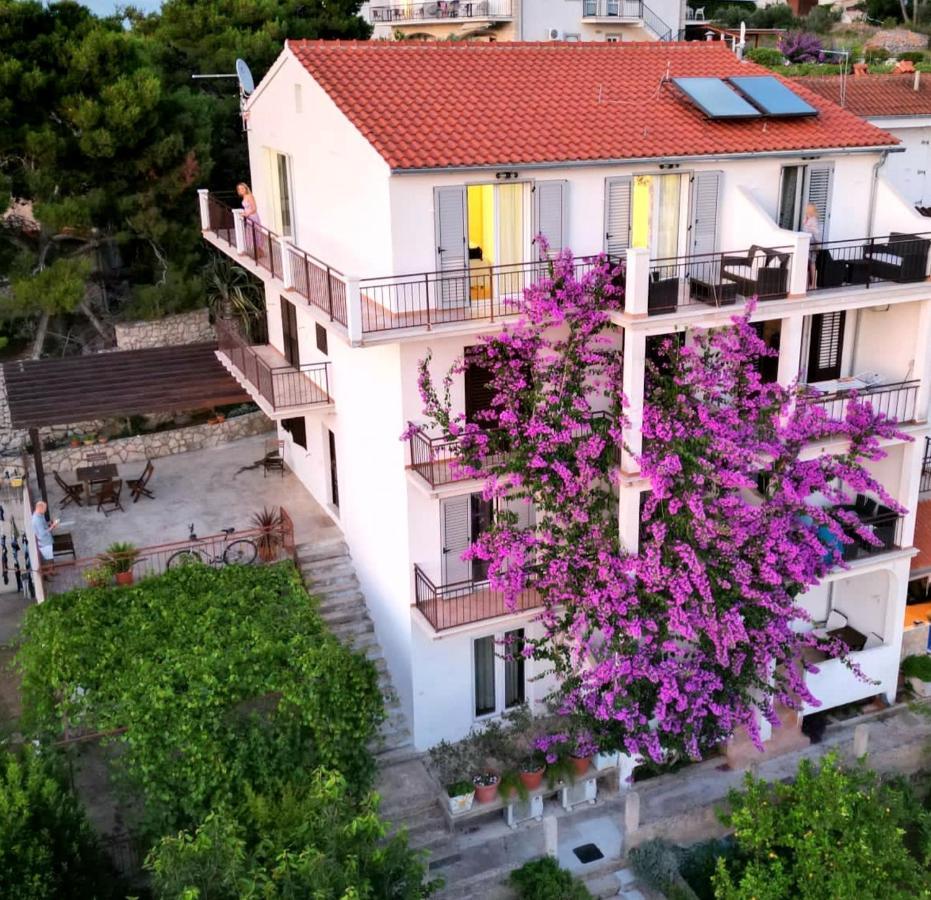 Apartmani Mladina Jelsa  Bagian luar foto
